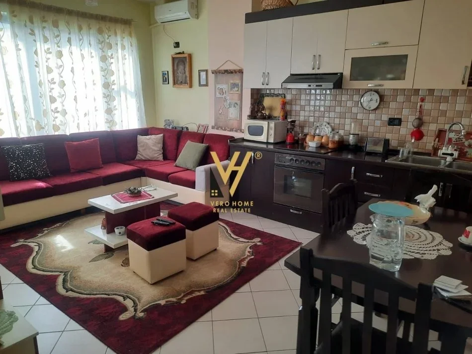 Tirane, shitet apartament 2+1+Ballkon Kati 8, 79 m² 125.000 € (YZBERISHT)
