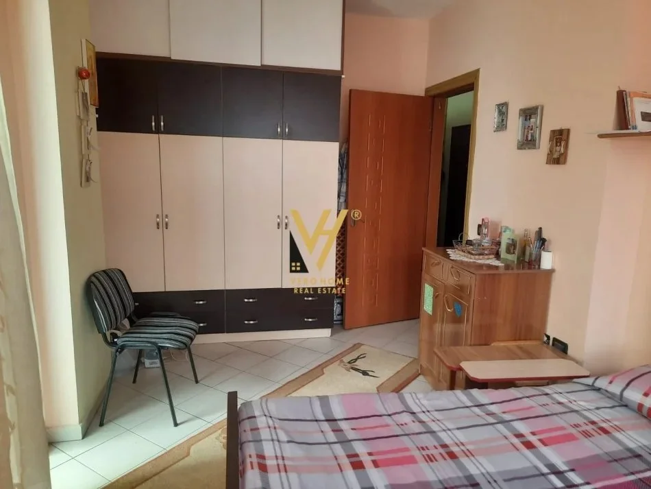 Tirane, shitet apartament 2+1+Ballkon Kati 8, 79 m² 125.000 € (YZBERISHT)