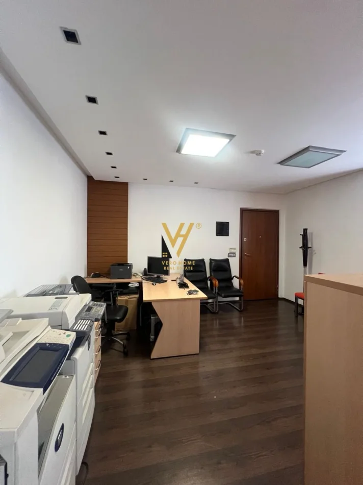 Tirane, jepet me qera zyre Kati 5, 116 m² 2.000 € (BLLOK)
