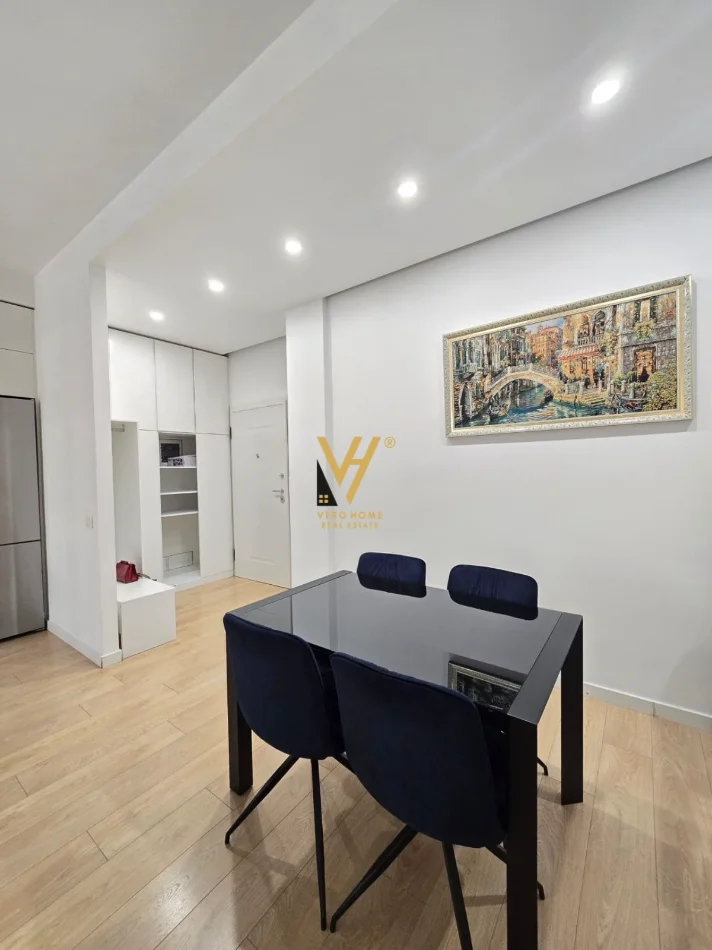 Tirane, jepet me qera apartament 2+1+Ballkon Kati 3, 110 m² 1.200 € (KOMPLEKSI DELIJORGJI)