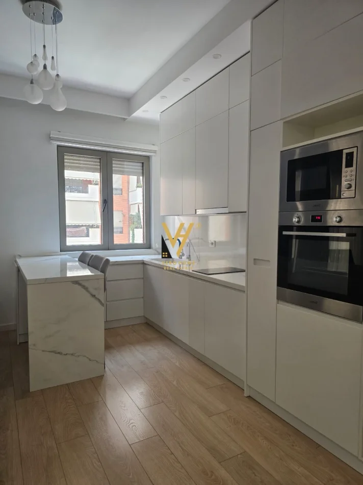 Tirane, jepet me qera apartament 2+1+Ballkon Kati 3, 110 m² 1.200 € (KOMPLEKSI DELIJORGJI)