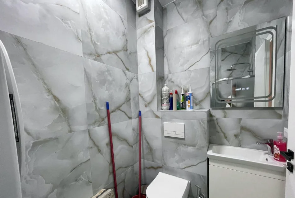 Tirane, jepet me qera apartament 1+1 Kati 5, 62 m² 650 € (ISH TREGU ELEKTRIK)
