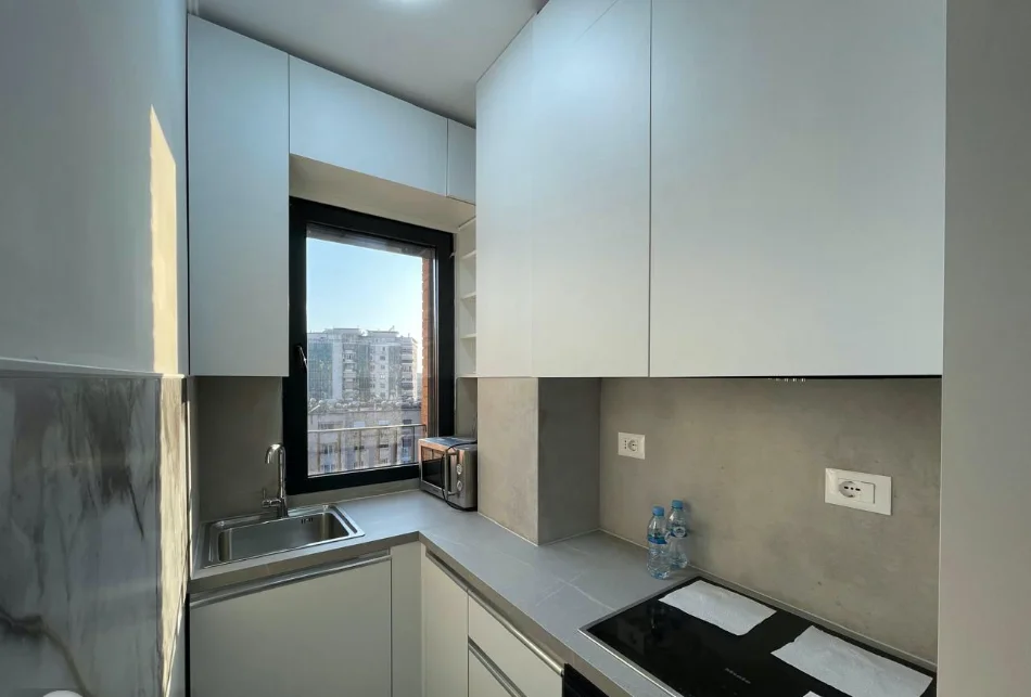 Tirane, jepet me qera apartament 1+1 Kati 5, 62 m² 650 € (ISH TREGU ELEKTRIK)