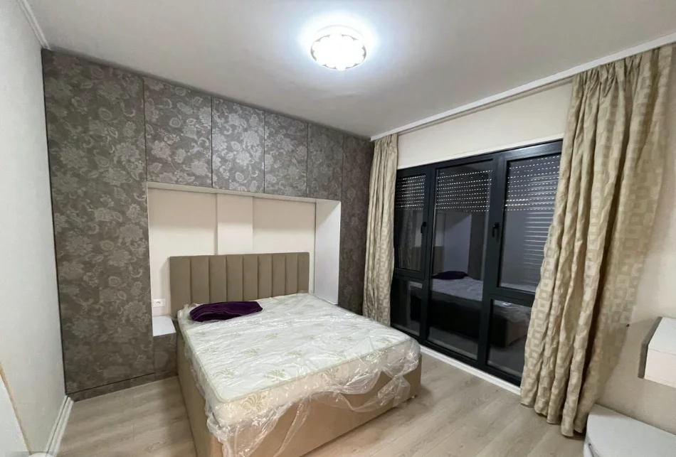 Tirane, jepet me qera apartament 1+1 Kati 5, 62 m² 650 € (ISH TREGU ELEKTRIK)
