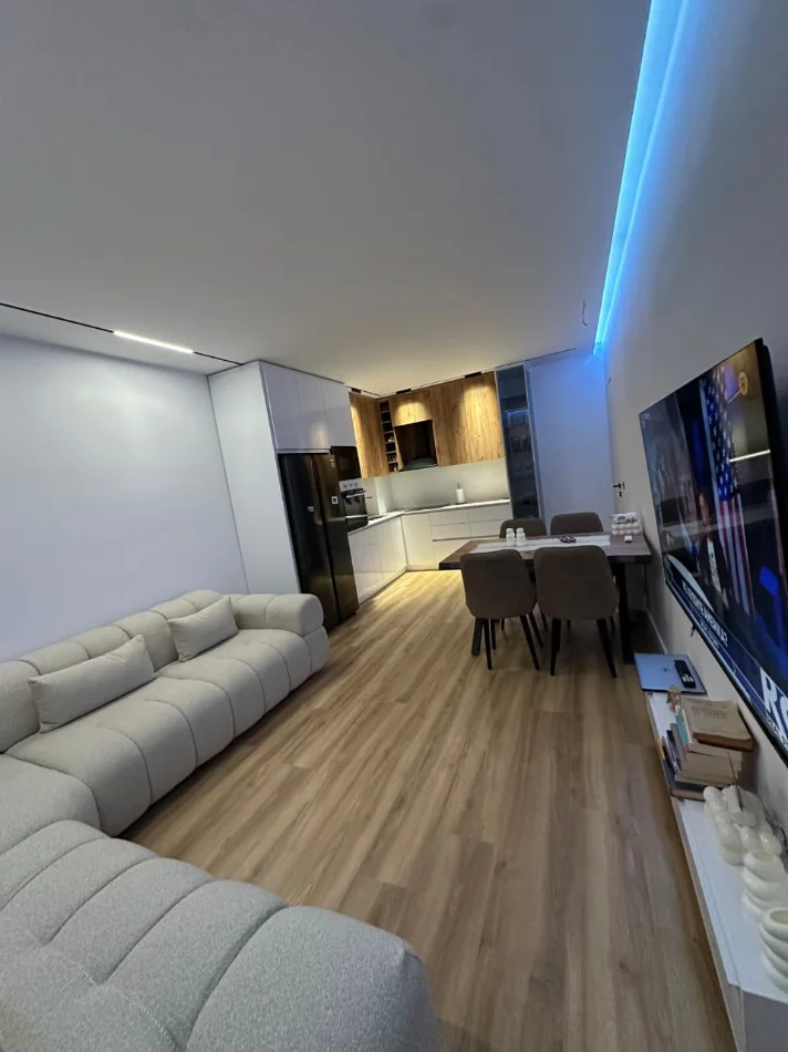 Tirane, shitet apartament 2+1 Kati 8, 96 m² 145.000 € (Univers City)