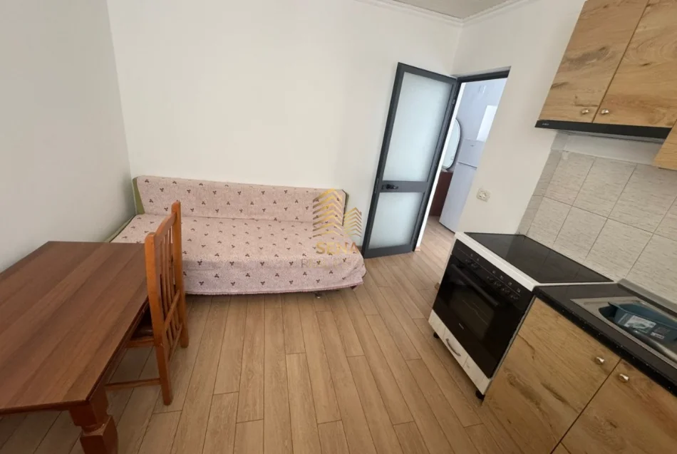 Tirane, jepet me qera apartament 1+1 Kati 1, 50 m² 450 € (Komuna e Parisit)