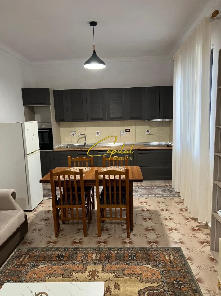 Tirane, jepet me qera apartament 1+1 Kati 1, 80 m² 400 € (5 MAJI)