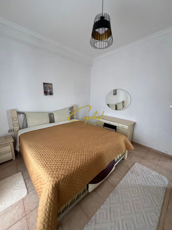 Tirane, jepet me qera apartament 1+1 Kati 1, 80 m² 400 € (5 MAJI)