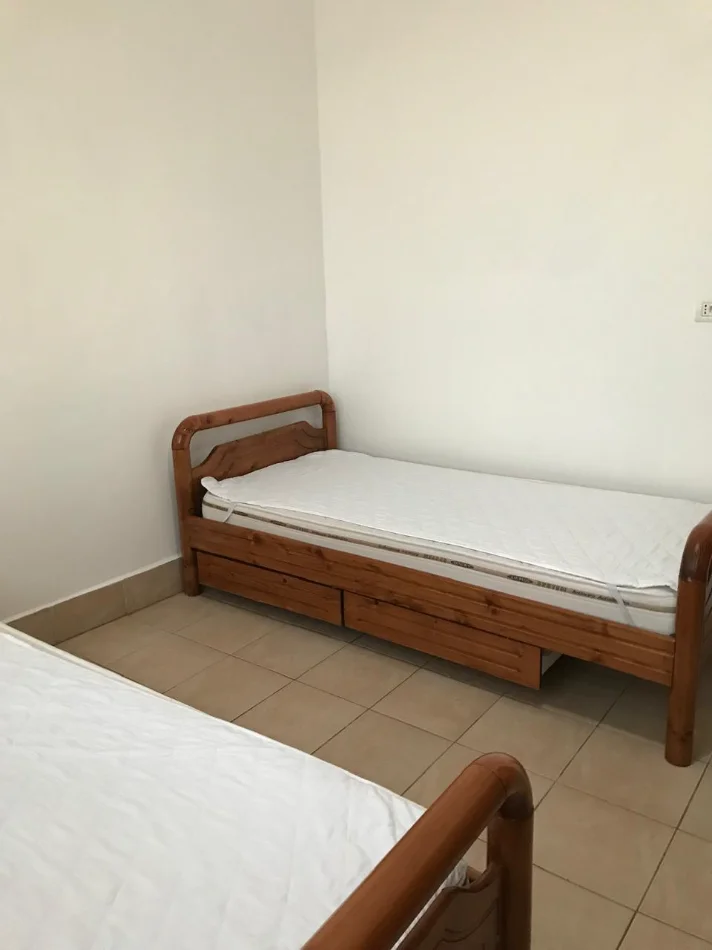Tirane, jepet me qera apartament 2+1+Aneks+Ballkon Kati 5, 82 m² 250 € (rruga Eshref Frasheri)