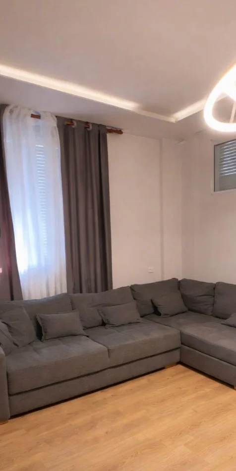 Tirane, jepet me qera apartament 1+1+Ballkon Kati 0, 65 m² 550 € 
