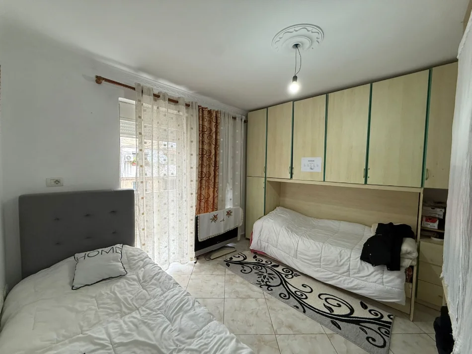 Tirane, shitet apartament 2+1+Ballkon Kati 2, 73 m² 145.000 € (Ali Demi)