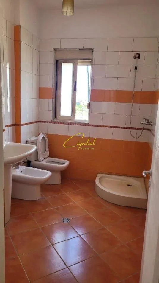 Tirane, jepet me qera apartament+verande | Penthouse 3+1 Kati 7, 200 m² 600 € (KODRA E PRIFTIT)