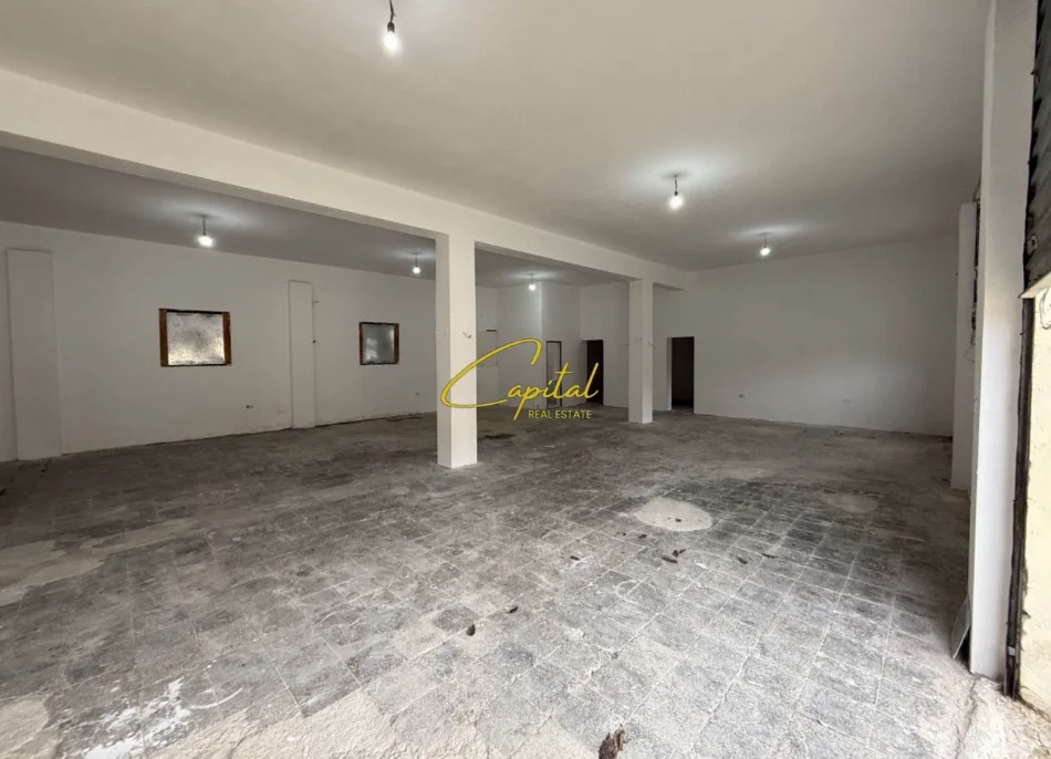 Tirane, jepet me qera magazine Kati 0, 305 m² 1.600 € (TUFINE)