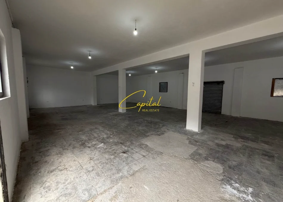 Tirane, jepet me qera magazine Kati 0, 305 m² 1.600 € (TUFINE)