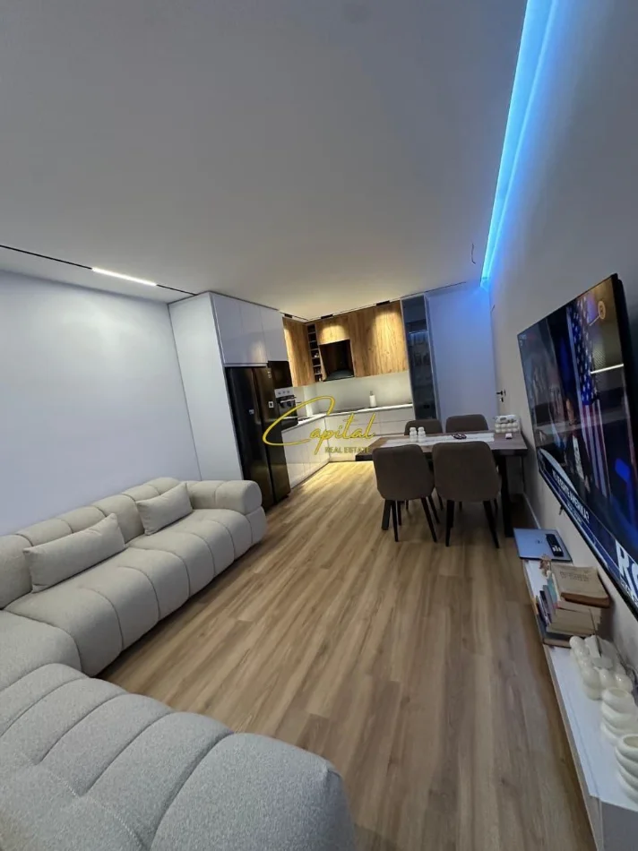 Tirane, shitet apartament 2+1 Kati 8, 97 m² 145.000 € (UNIVERS CITY)