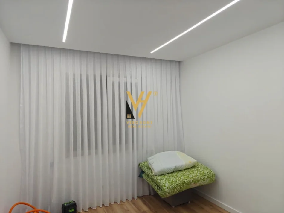 Tirane, shitet apartament 2+1+Ballkon Kati 8, 96 m² 145.000 € (UNIVERS CITY)