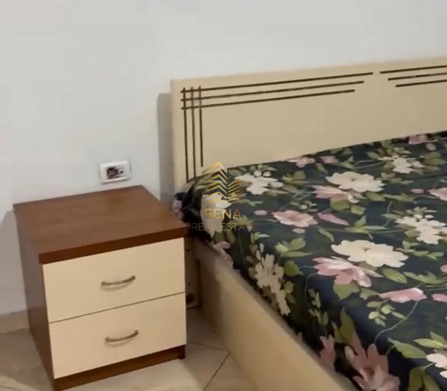Tirane, jepet me qera apartament 1+1+Ballkon Kati 1, 50 m² 300 € (Kodra e Diellit)