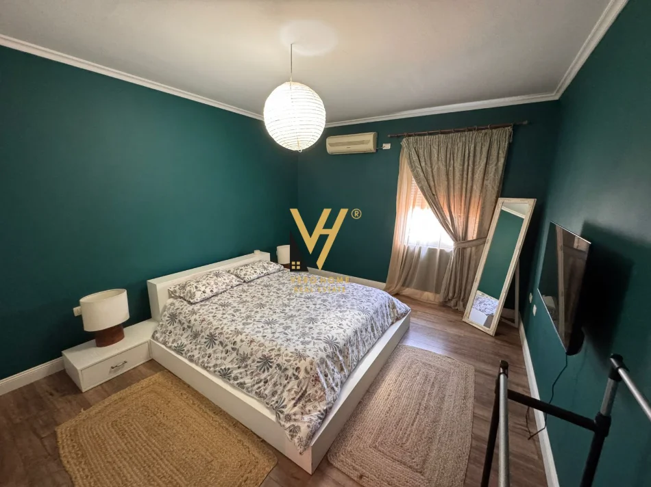 Tirane, jepet me qera apartament 2+1+Ballkon Kati 9, 87 m² 770 € (PRANË AMBASADËS GJERMANE RRUGA E KAVAJES)