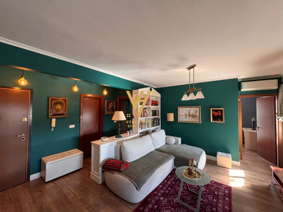 Tirane, jepet me qera apartament 2+1+Ballkon Kati 9, 87 m² 770 € (PRANË AMBASADËS GJERMANE RRUGA E KAVAJES)