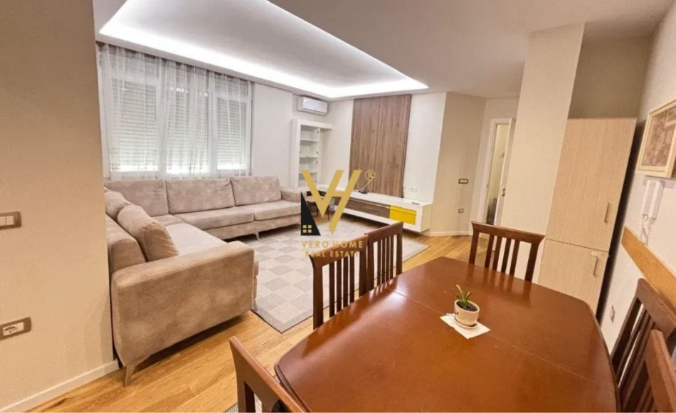 Tirane, jepet me qera apartament 3+1+Ballkon Kati 3, 100 m² 850 € (SHKOLLA E KUQE)