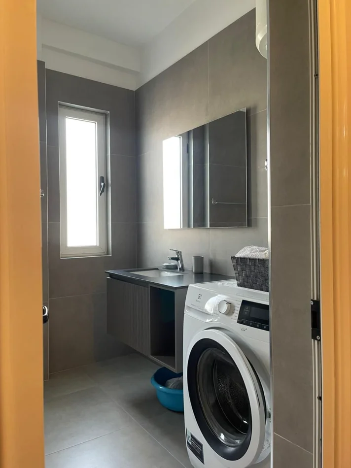 Tirane, jepet me qera apartament 2+1 Kati 3, 132 m²  70.000 LEKE (VASIL SHANTO)