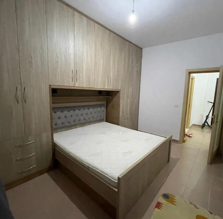 Tirane, jepet me qera apartament 1+1+Ballkon Kati 7, 65 m² 400 mije leke