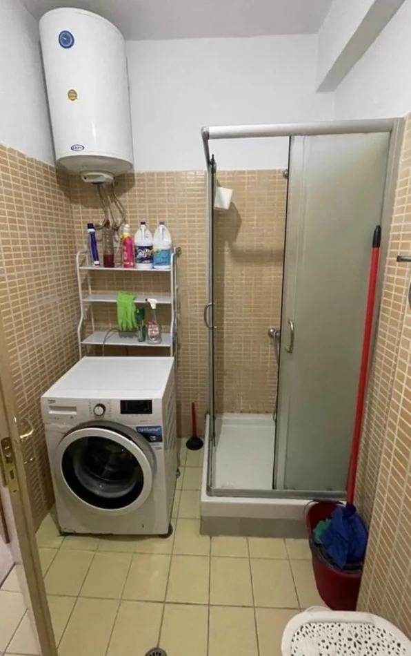 Tirane, jepet me qera apartament 1+1+Ballkon Kati 7, 65 m² 400 mije leke
