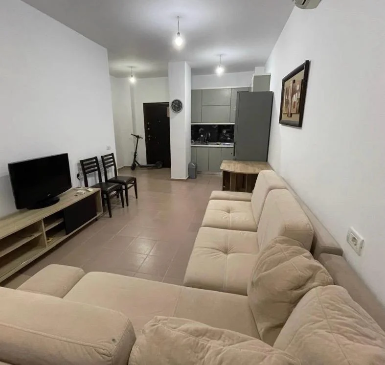 Tirane, jepet me qera apartament 1+1+Ballkon Kati 7, 65 m² 400 mije leke