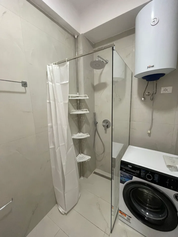 Tirane, jepet me qera apartament 1+1+Ballkon Kati 3, 55 m² 400 mije leke