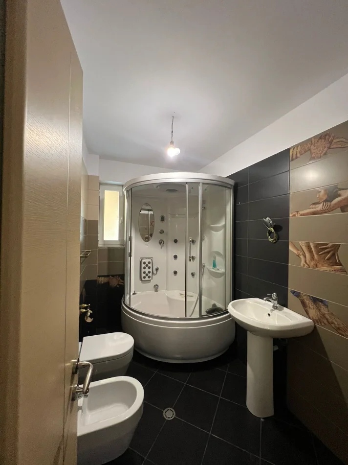 Tirane, shitet apartament 2+1+Aneks+Ballkon Kati 6, 90 m² 195.000 € 