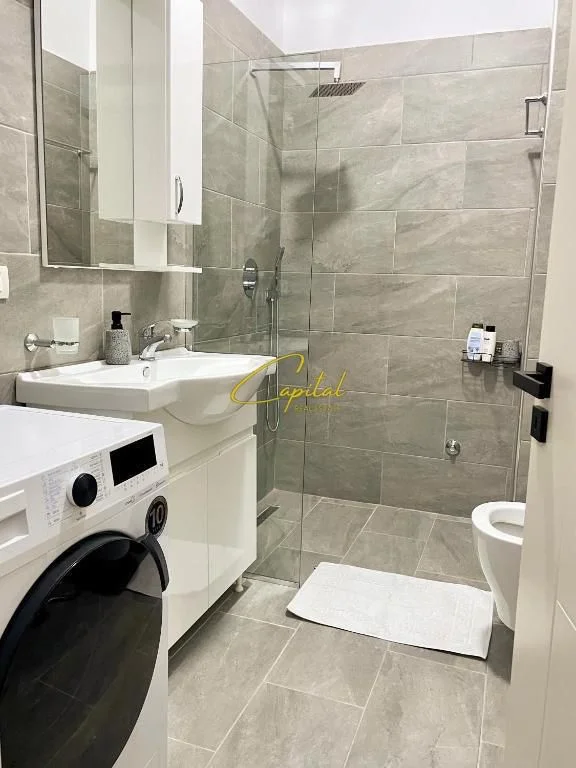Tirane, jepet me qera apartament 1+1 Kati 2, 50 m² 650 € (ZOGU I ZI)