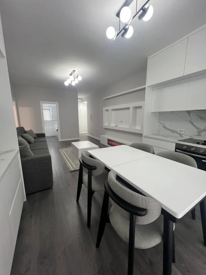 Tirane, jepet me qera apartament 2+1 Kati 7, 80 m² 900 € (Jordan Misja)