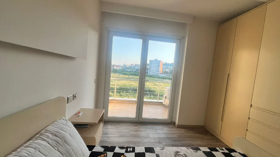 Tirane, jepet me qera apartament 2+1 Kati 2, 90 m² 500 € 