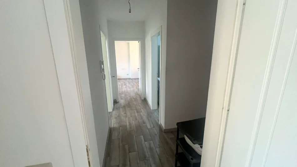 Tirane, jepet me qera apartament 2+1 Kati 2, 90 m² 500 € 