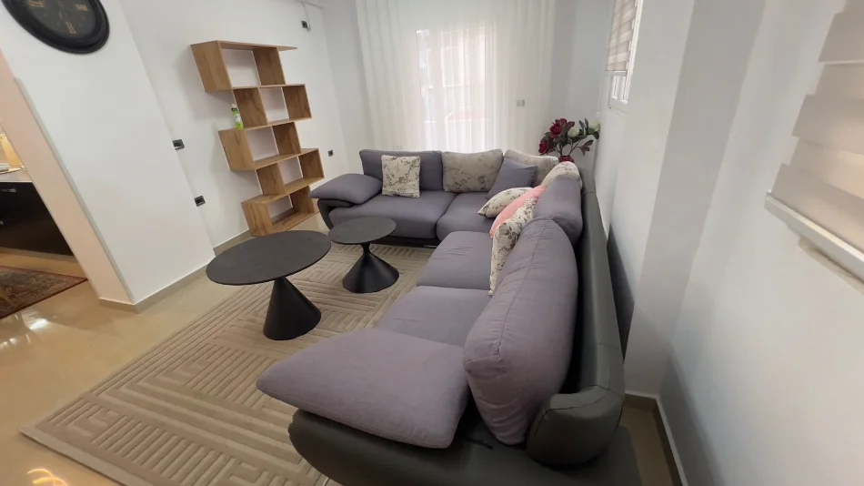 Tirane, jepet me qera apartament 2+1 Kati 0, 100 m² 650 €