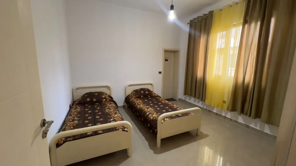 Tirane, jepet me qera apartament 2+1 Kati 0, 100 m² 650 €