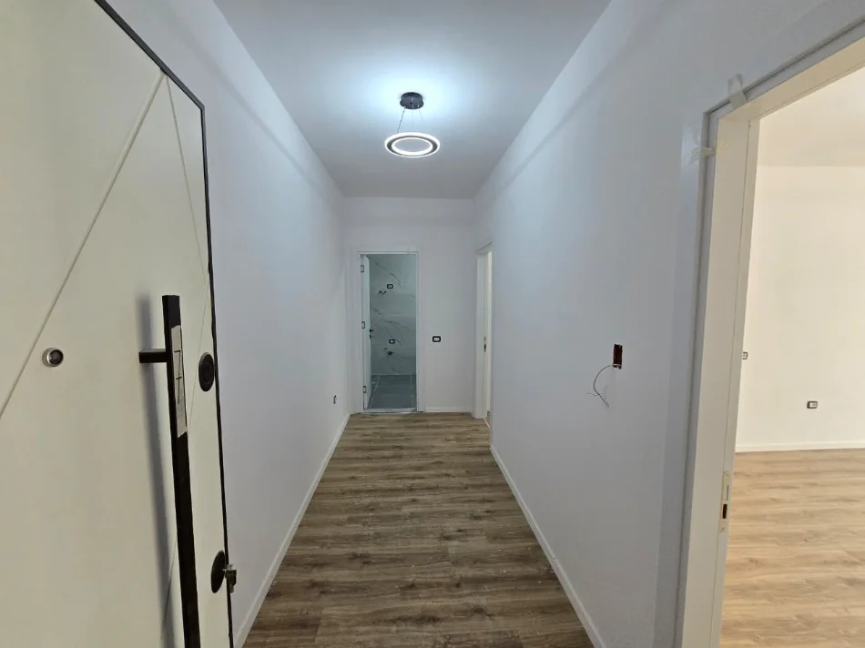 SHITET APARTAMENT: 1+1 ( 📍 Paskuqan) Kati 1 - 84 m²  Ideal Per Banim Personal Ose Investim || Perfundon Brenda Muajit Qershor 2025 || ✴️(105000 Euro)