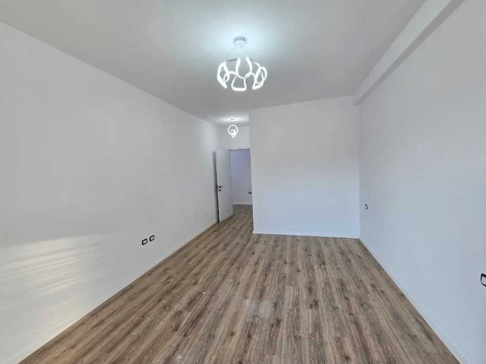 SHITET APARTAMENT: 1+1 ( 📍 Paskuqan) Kati 1 - 84 m²  Ideal Per Banim Personal Ose Investim || Perfundon Brenda Muajit Qershor 2025 || ✴️(105000 Euro)