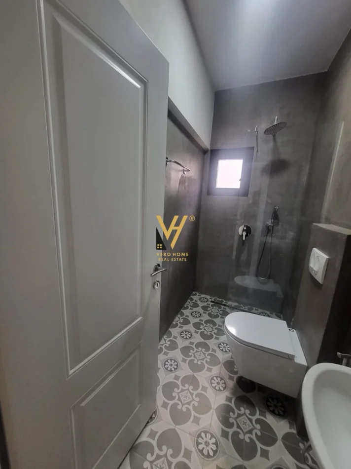 Tirane, jepet me qera apartament 1+1+Ballkon Kati 4, 60 m² 500 € (RRUGA E KAVAJES)