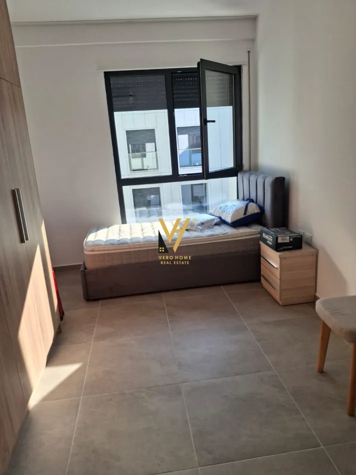 Tirane, jepet me qera apartament 2+1+Ballkon Kati 6, 82 m² 650 € (PORCELAN)