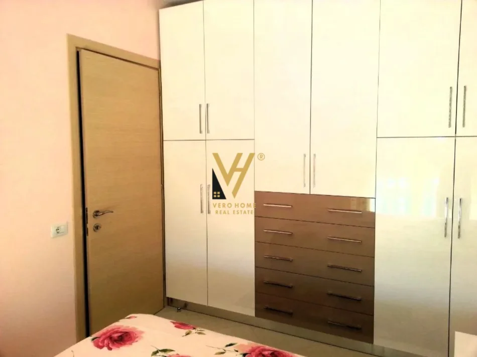 Tirane, jepet me qera apartament 1+1+Ballkon Kati 3, 68 m² 500 € (ZOGU I ZI)