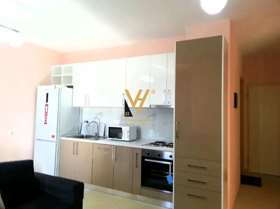 Tirane, jepet me qera apartament 1+1+Ballkon Kati 3, 68 m² 500 € (ZOGU I ZI)