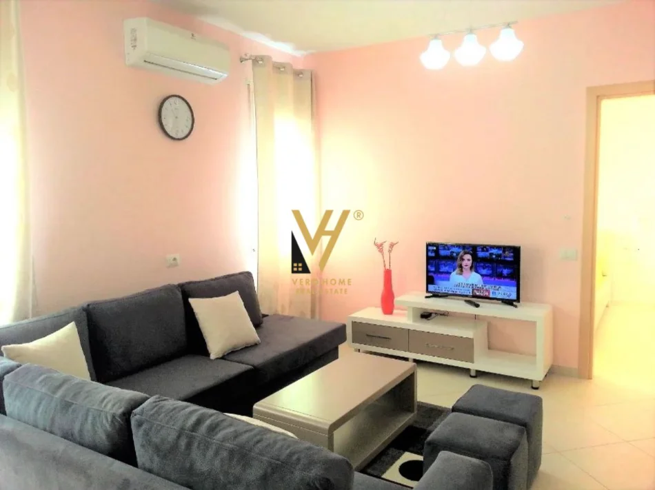Tirane, jepet me qera apartament 1+1+Ballkon Kati 3, 68 m² 500 € (ZOGU I ZI)