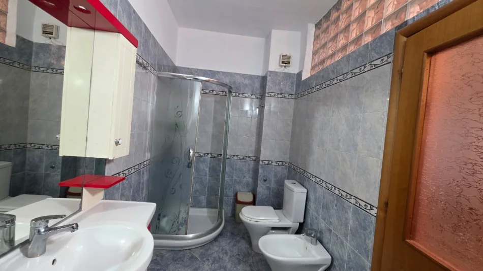 Vlore, shitet apartament 3+1+Ballkon Kati 6, 135 m² 249.000 € (Blv. Ismail Qemali,Conad, Vlore)