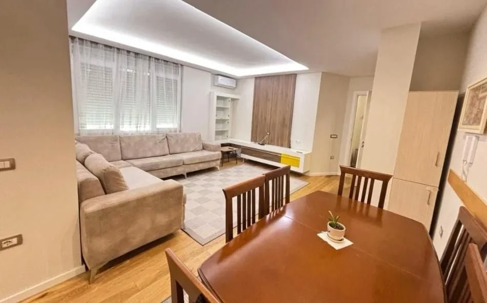 Tirane, jepet me qera apartament 3+1 Kati 3, 100 m² 850 € (DERVISH HEKALI)
