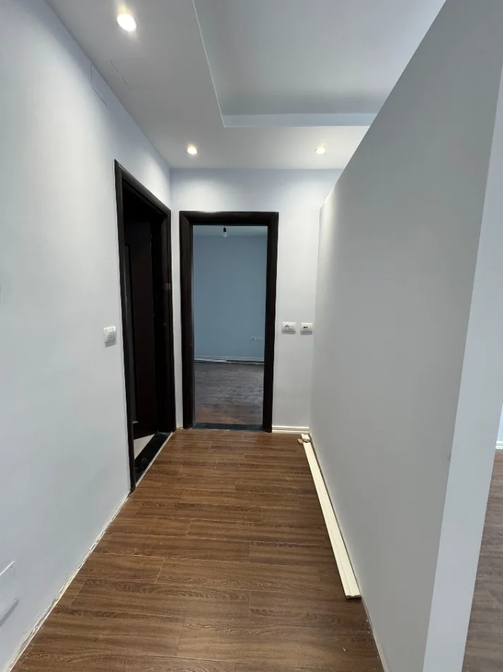 Tirane, shitet apartament 1+1 Kati 4, 60 m² 87.000 € (Rruga Shefqet Kuka, Fresk)