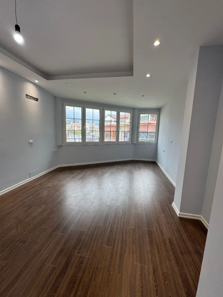 Tirane, shitet apartament 1+1 Kati 4, 60 m² 87.000 € (Rruga Shefqet Kuka, Fresk)