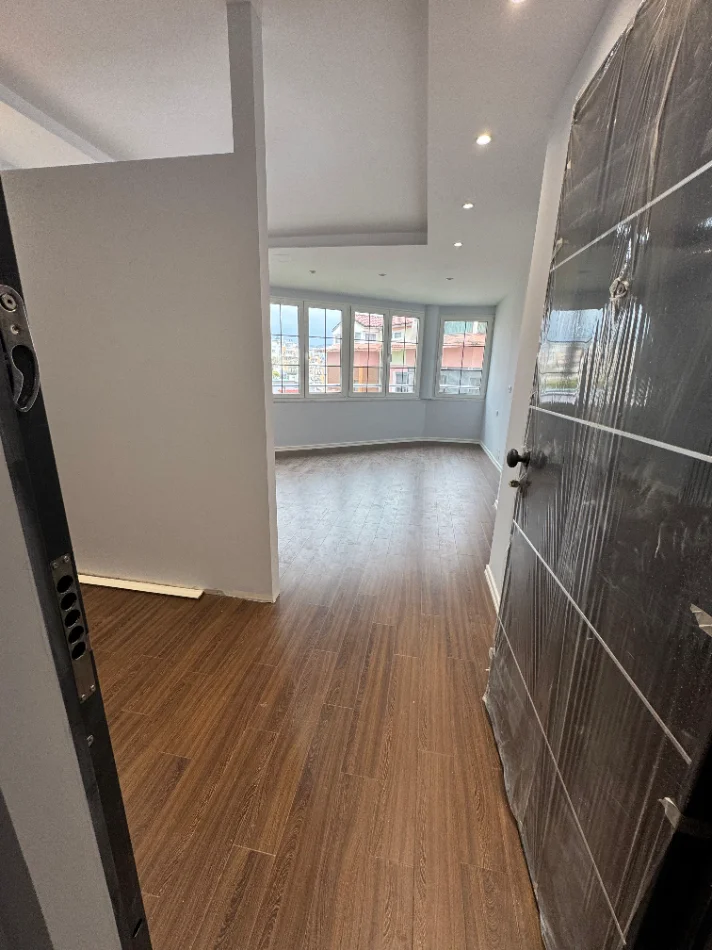 Tirane, shitet apartament 1+1 Kati 4, 60 m² 87.000 € (Rruga Shefqet Kuka, Fresk)