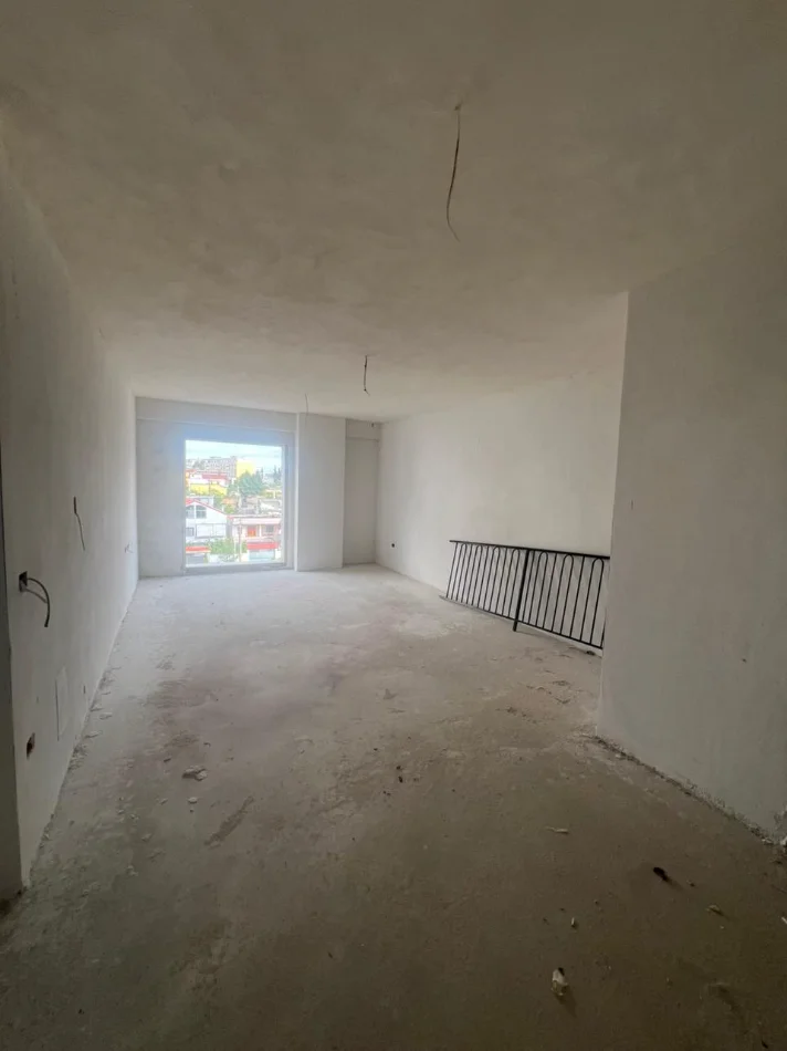 Tirane, shitet apartament 1+1+Aneks+Ballkon Kati 3, 71 m² 110.000 € 
