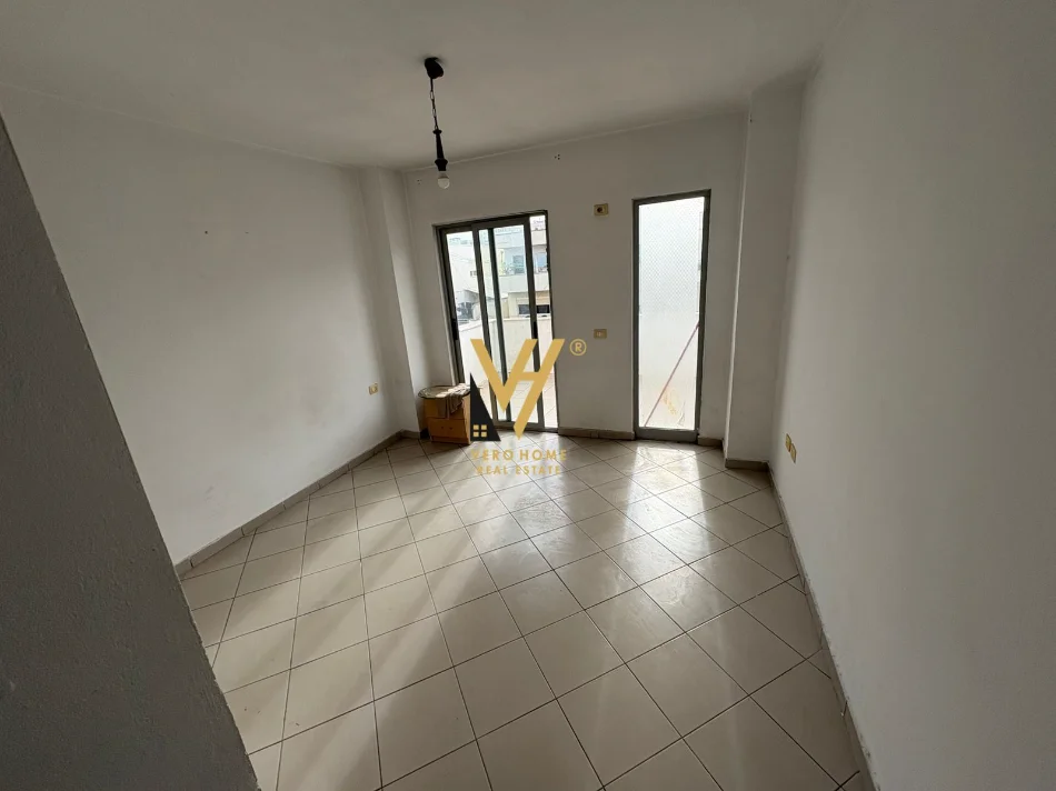 Tirane, jepet me qera apartament 2+1+Ballkon Kati 6, 104 m² 470 € (KOMUNA E PARISIT)